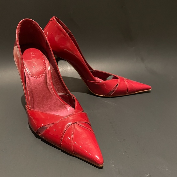 ALDO Red Pointed Stilettos - Picture 2 of 2